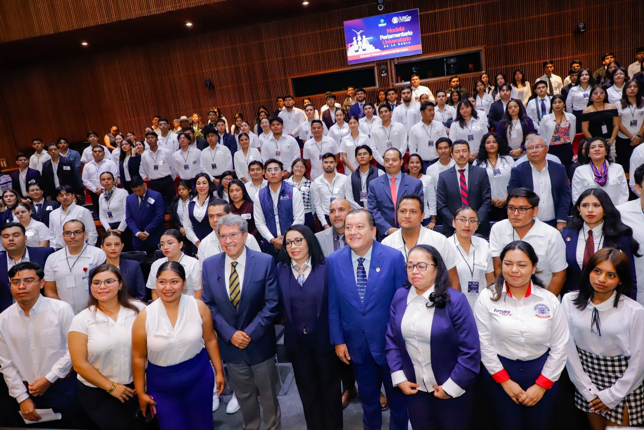 Expone Saldaña en Cámara de Diputados avance de las juventudes de la UAGro