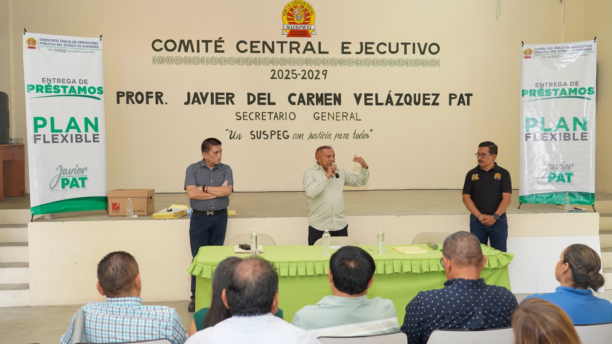 Entrega Javier Pat nueva remesa con casi 500 créditos para afiliados al SUSPEG