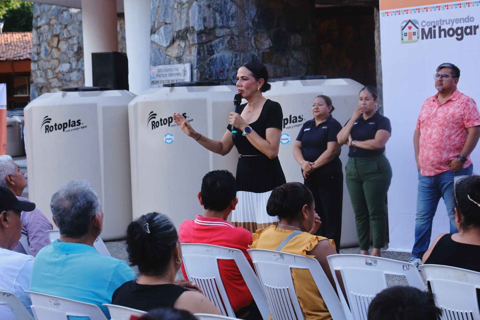 Beneficia el Gobierno de Zihuatanejo a 76 familias del sector hotelero con el programa «Construyendo Mi Hogar»