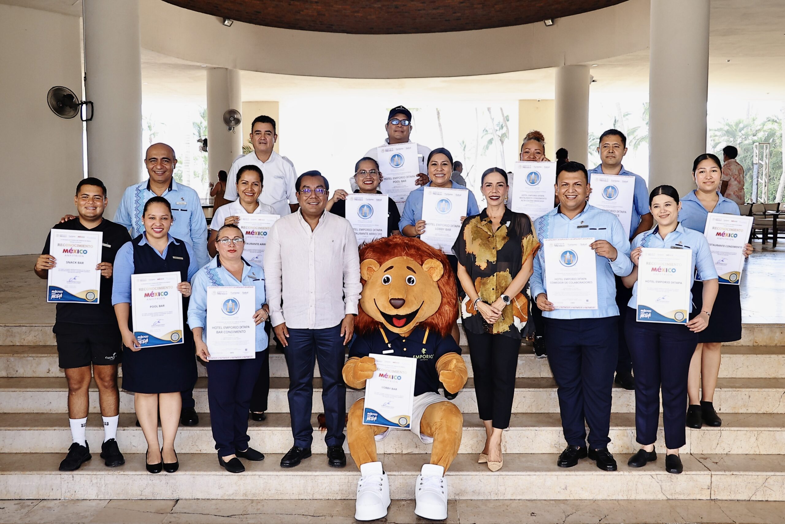 Celebra Liz Tapia a la entrega de certificaciones de SECTUR a empresas y servidores turísticos de Zihuatanejo