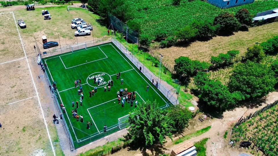 Se inaugura cancha de fútbol en Huitziltepec
