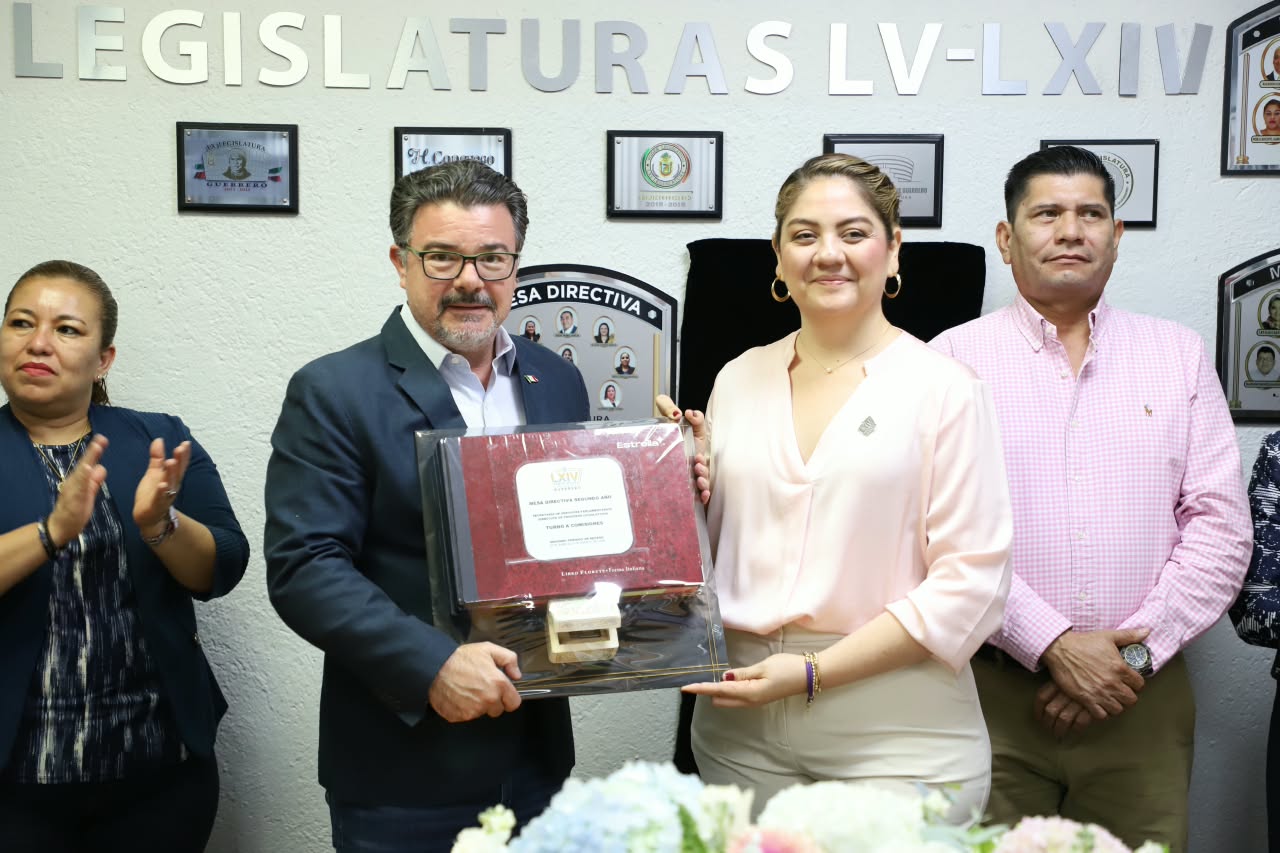 Se realiza entrega-recepción de la Mesa Directiva del Congreso de Guerrero para el tercer año legislativo