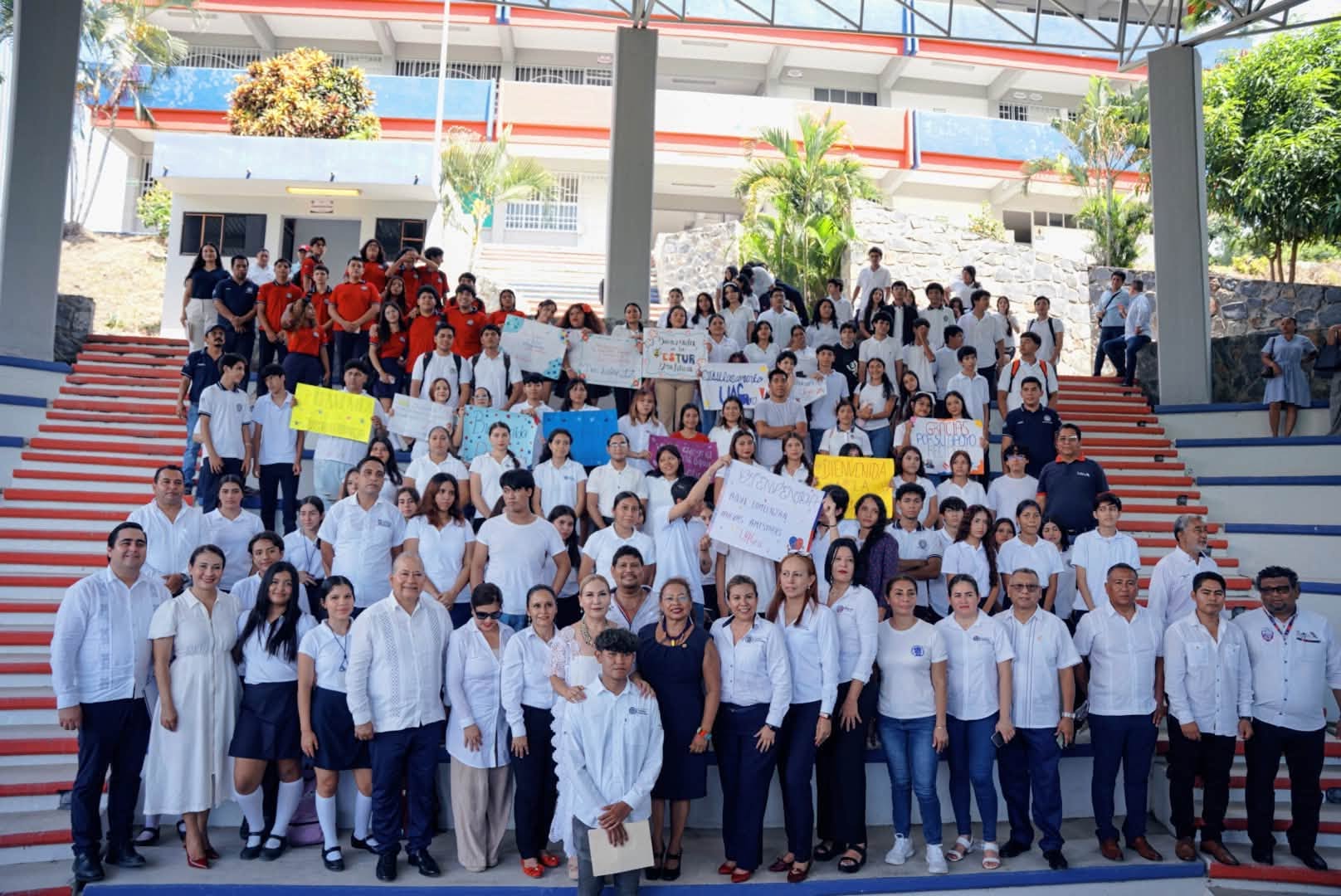 Inaugura la rectora de la UAGro un nuevo edificio en la Escuela de Turismo de Zihuatanejo