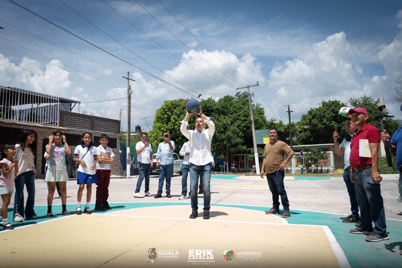 Entrega Erik Catalán obras de infraestructura en colonias de Iguala solicitadas desde hace varias décadas