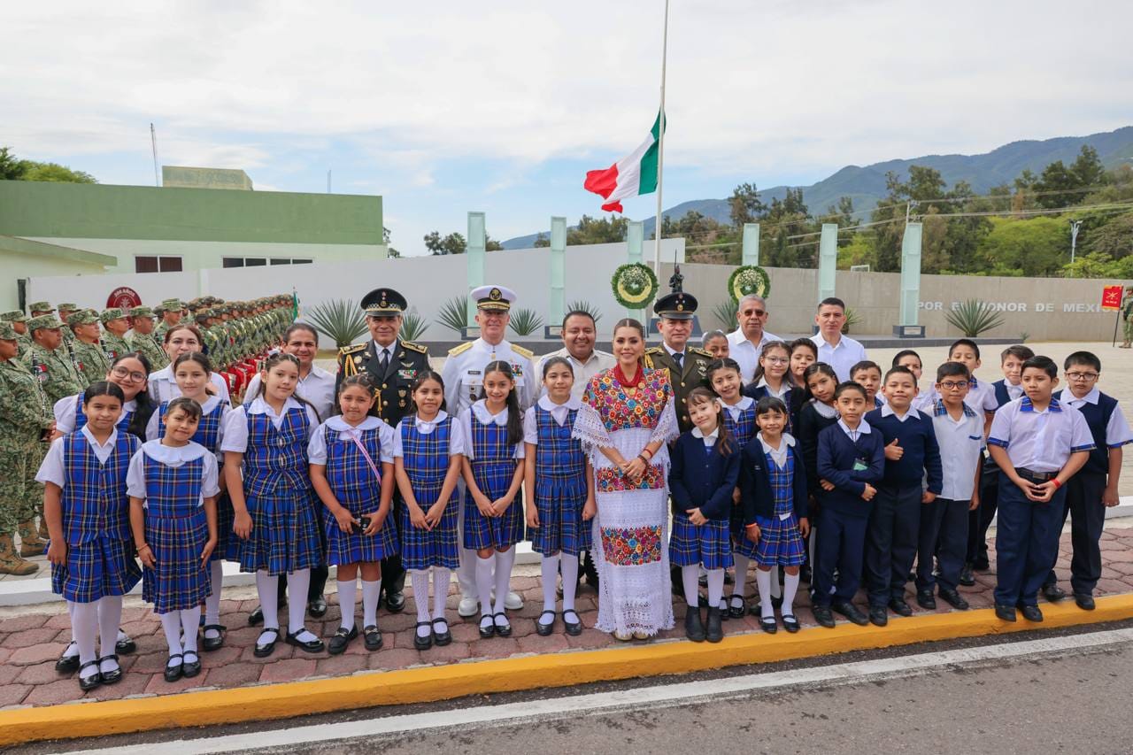 Evelyn Salgado honra a los Niños Héroes y refrenda compromiso de unidad por un México libre y en paz
