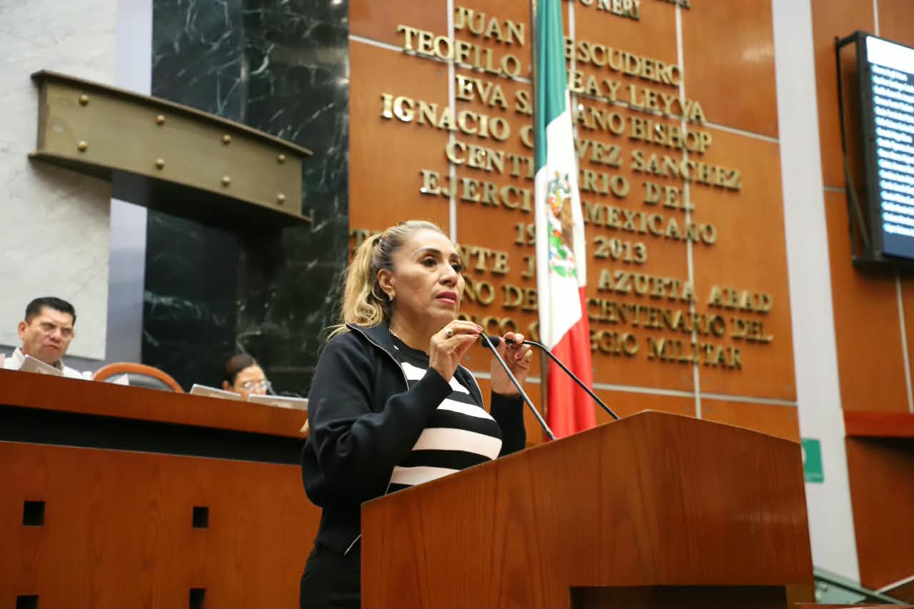 Proponen en el Congreso de Guerrero prohibir que gobernador del estado tenga doble nacionalidad