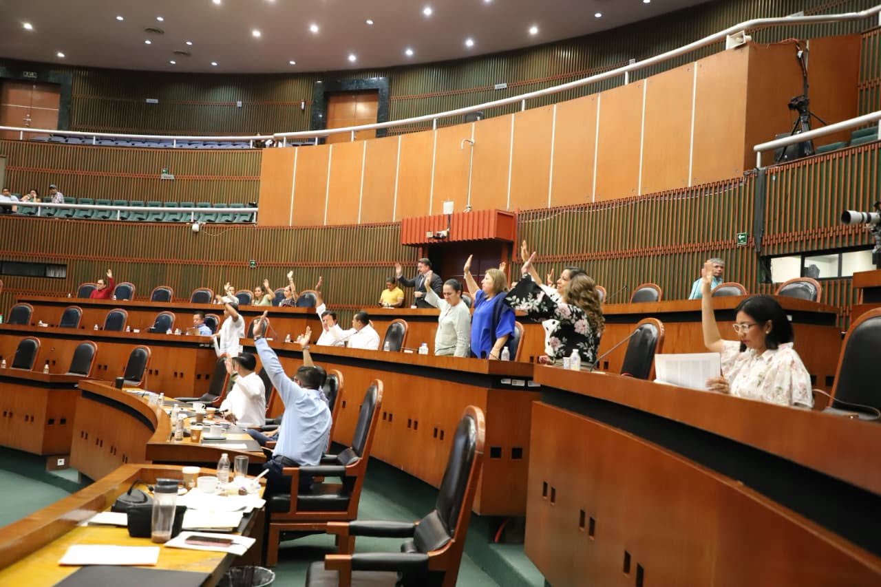 Vota Morena contra exhorto del Congreso de Guerrero para garantizar abasto de medicamentos en el estado