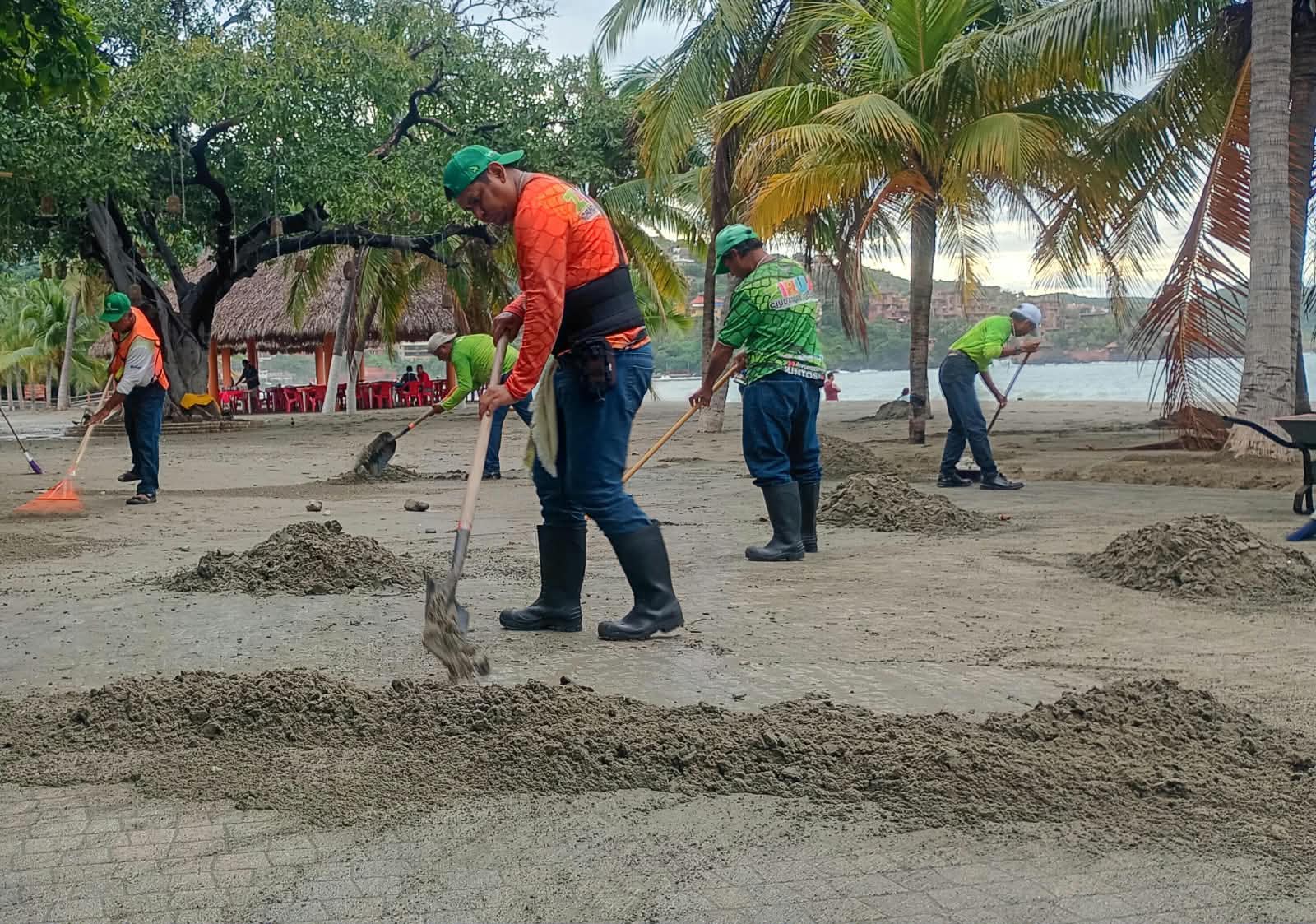 Intensifica el Gobierno de Zihuatanejo las labores de limpieza tras las lluvias