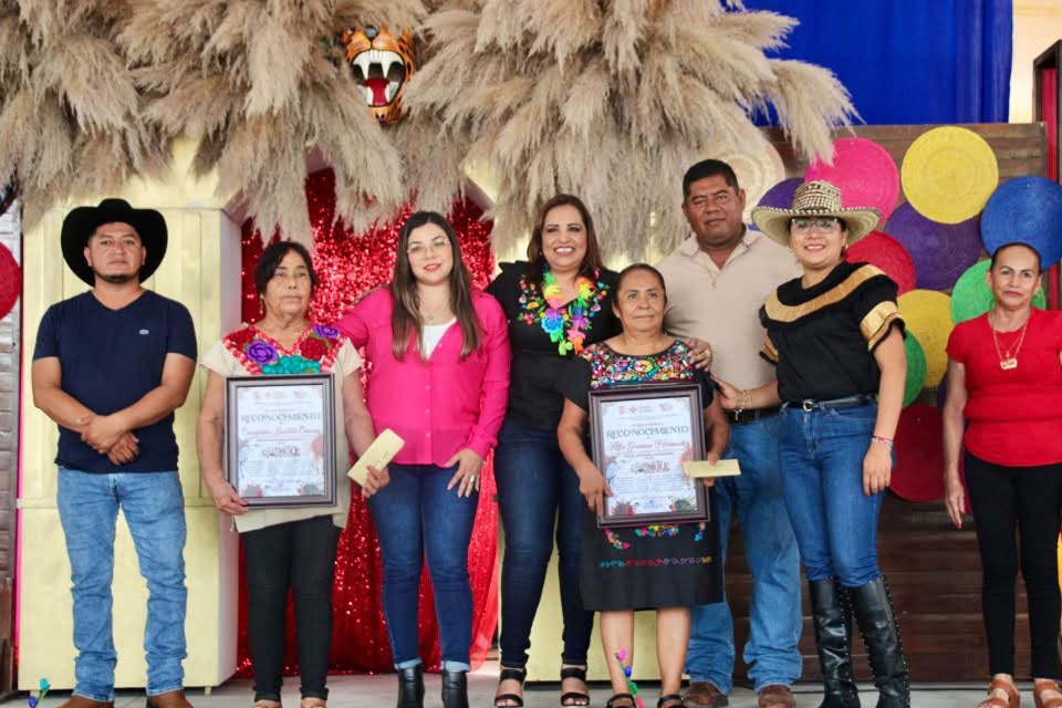 Con gran éxito se celebra el Primer Concurso del Mole de Xochipala en Eduardo Neri