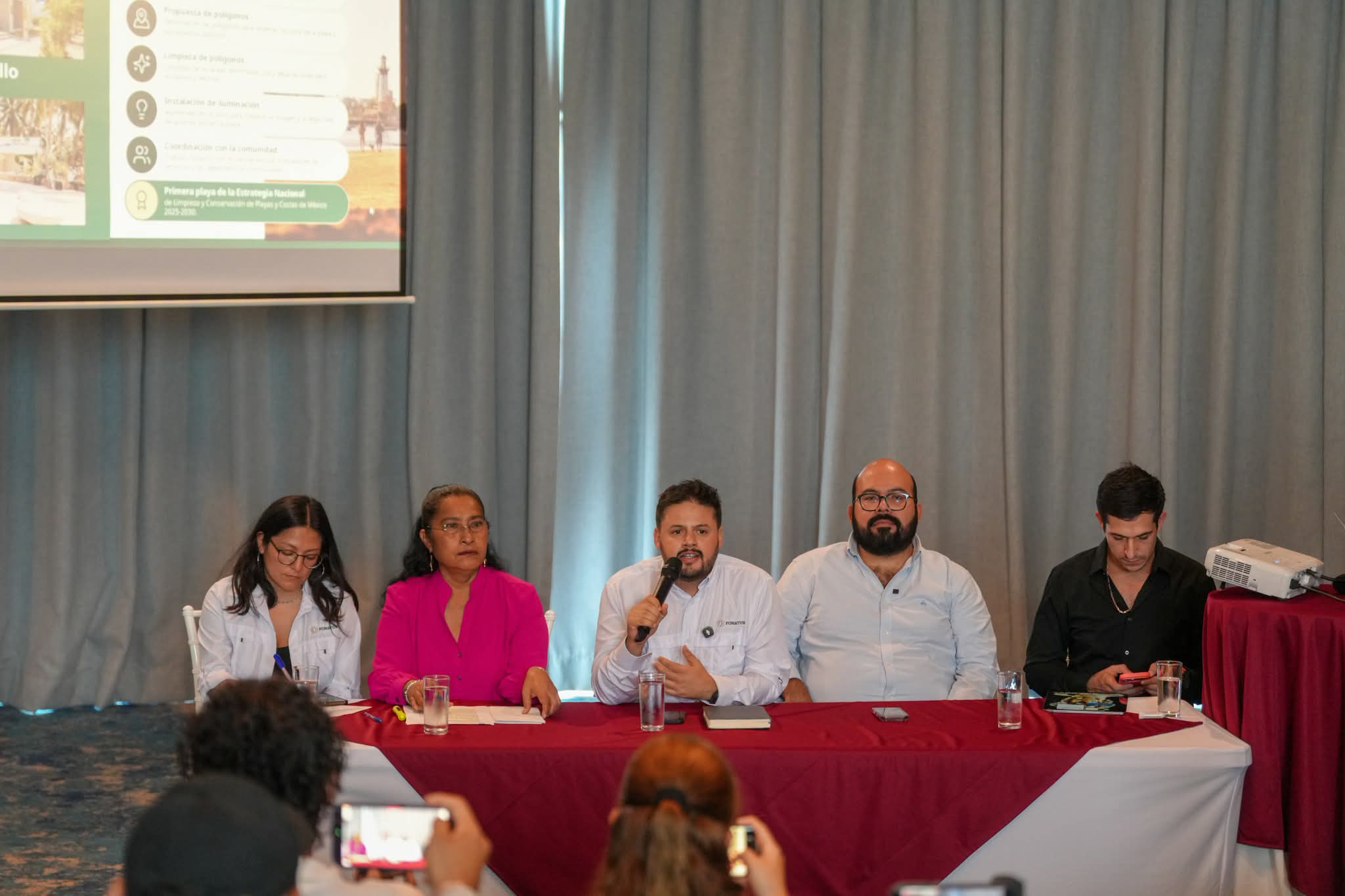 Reconoce Fonatur a Abelina López por destinar 100% del recurso de Zofemat para cuidado de playas