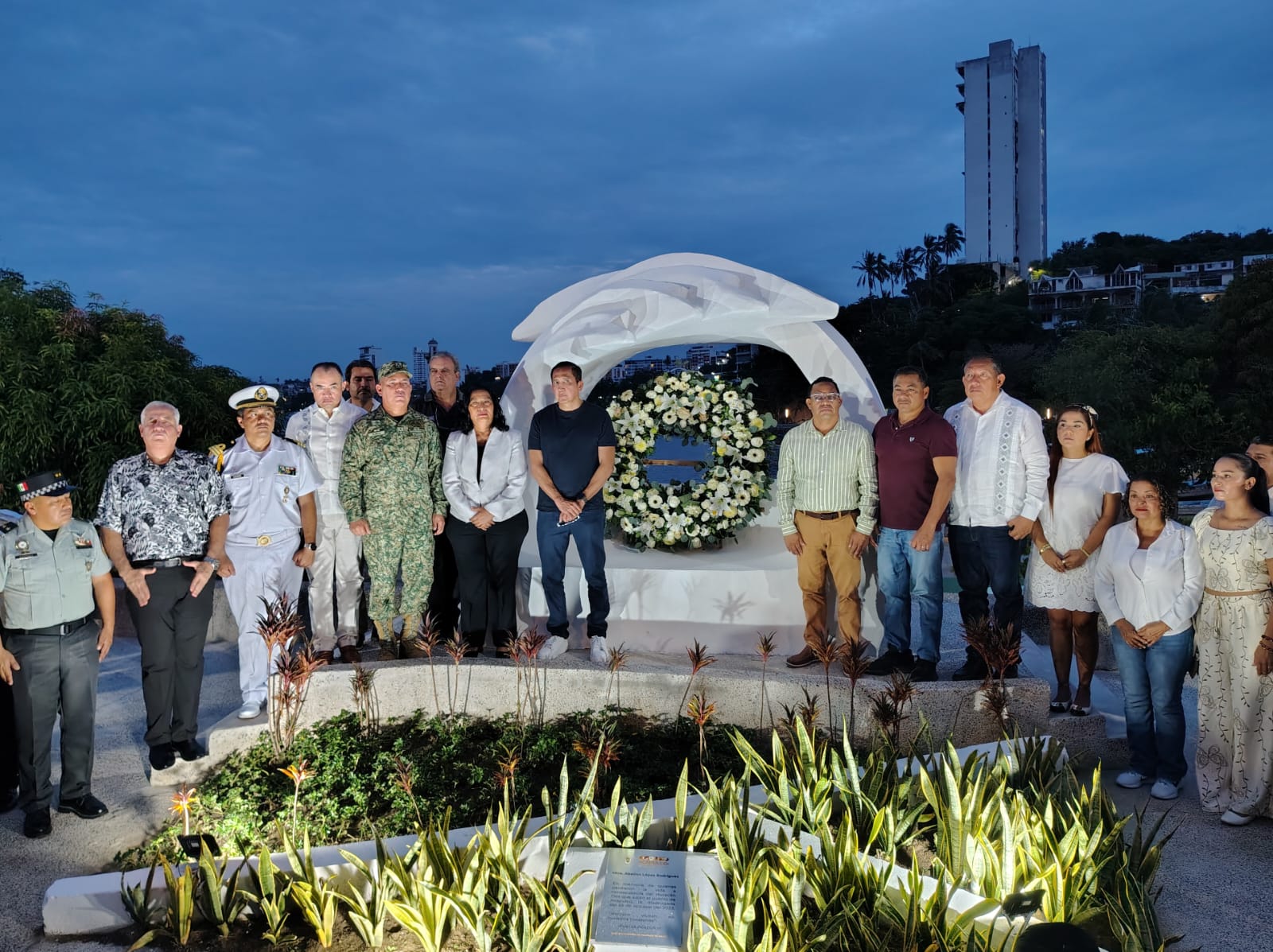 Reconoce Abelina López la solidaridad que sostuvo a Acapulco tras la devastación de Otis