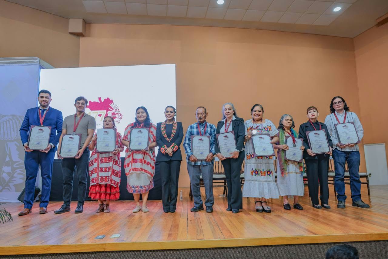 Reconoce Evelyn Salgado a guerrerenses con las Condecoraciones y Premios al Mérito Civil 2026